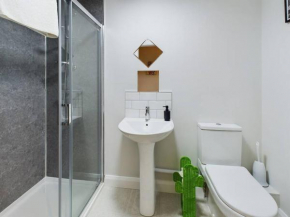 Contemporary 2-Bedroom Apartment